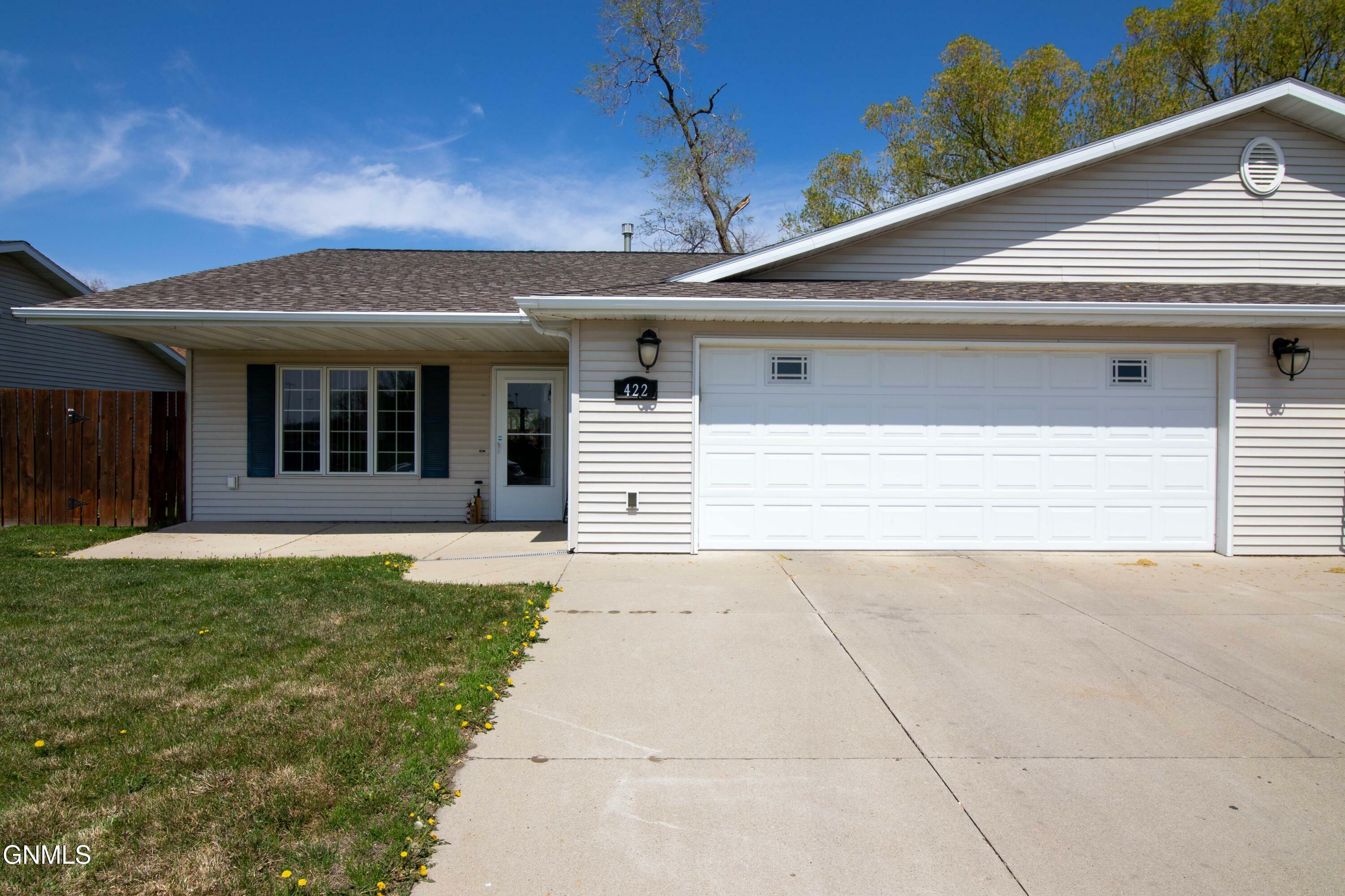422 Arbor Avenue W  Bismarck ND 58504 photo