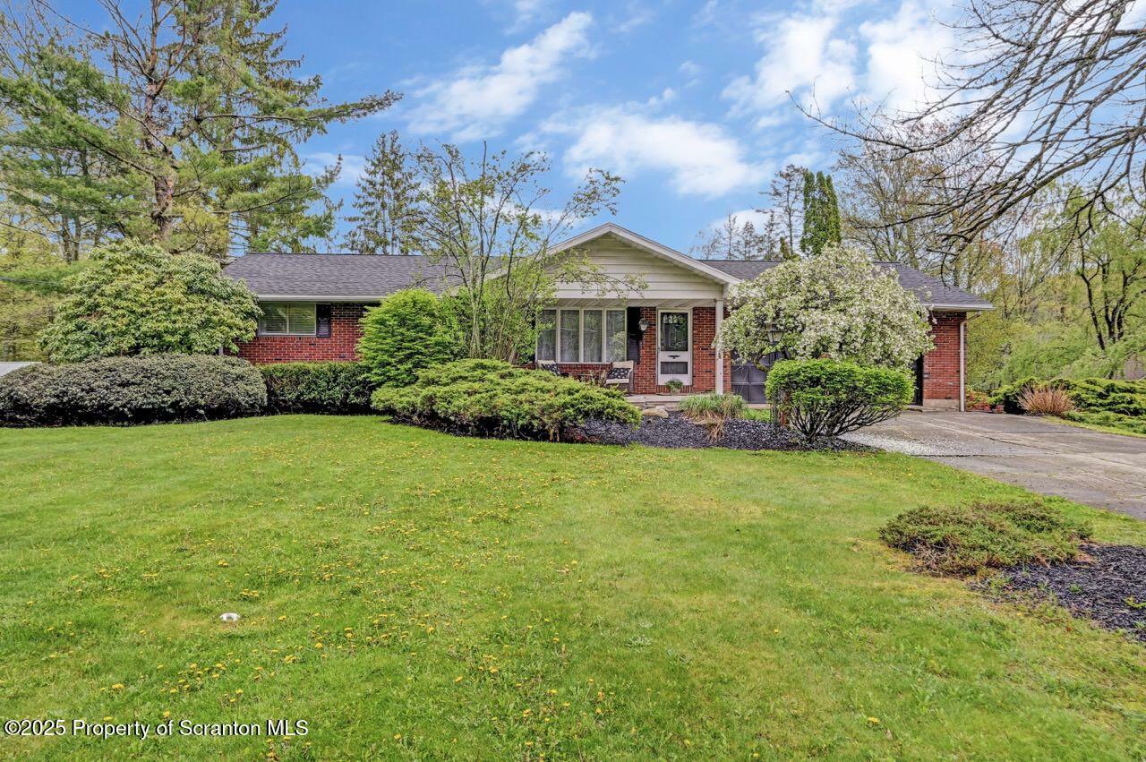 Property Photo: 207 Beechwood Drive PA 18444