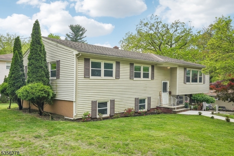 Property Photo: 23 Chestnut Rd NJ 07052