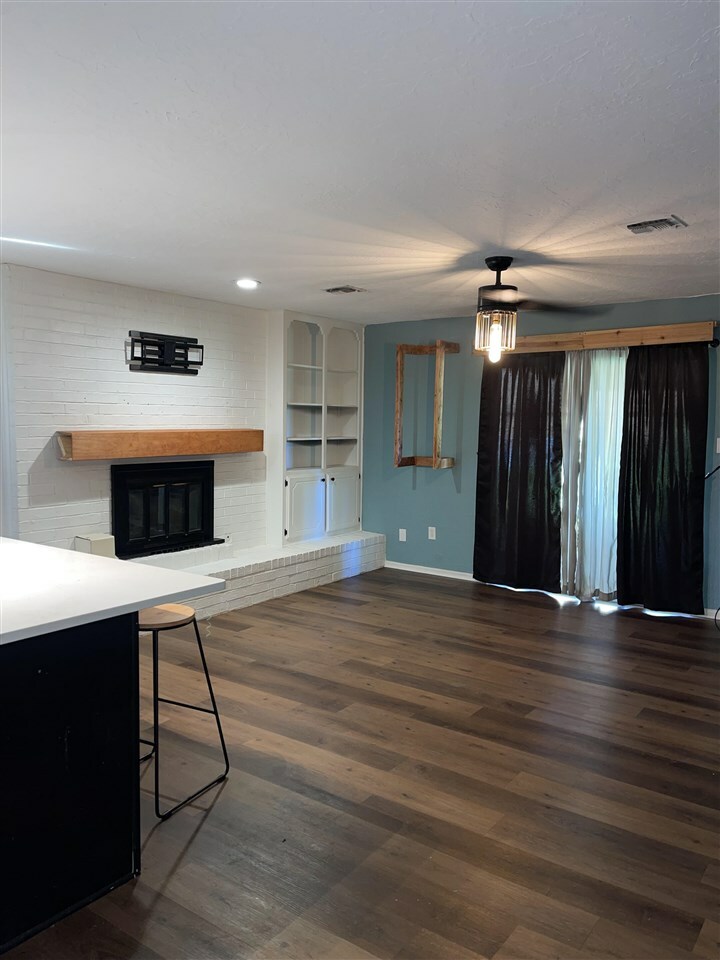 Property Photo: 4812 SE Brigadoon Pl OK 73501
