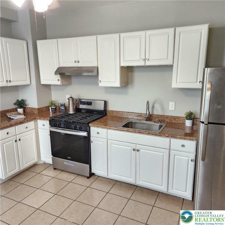 Property Photo: 833 Spring Garden Street PA 18042