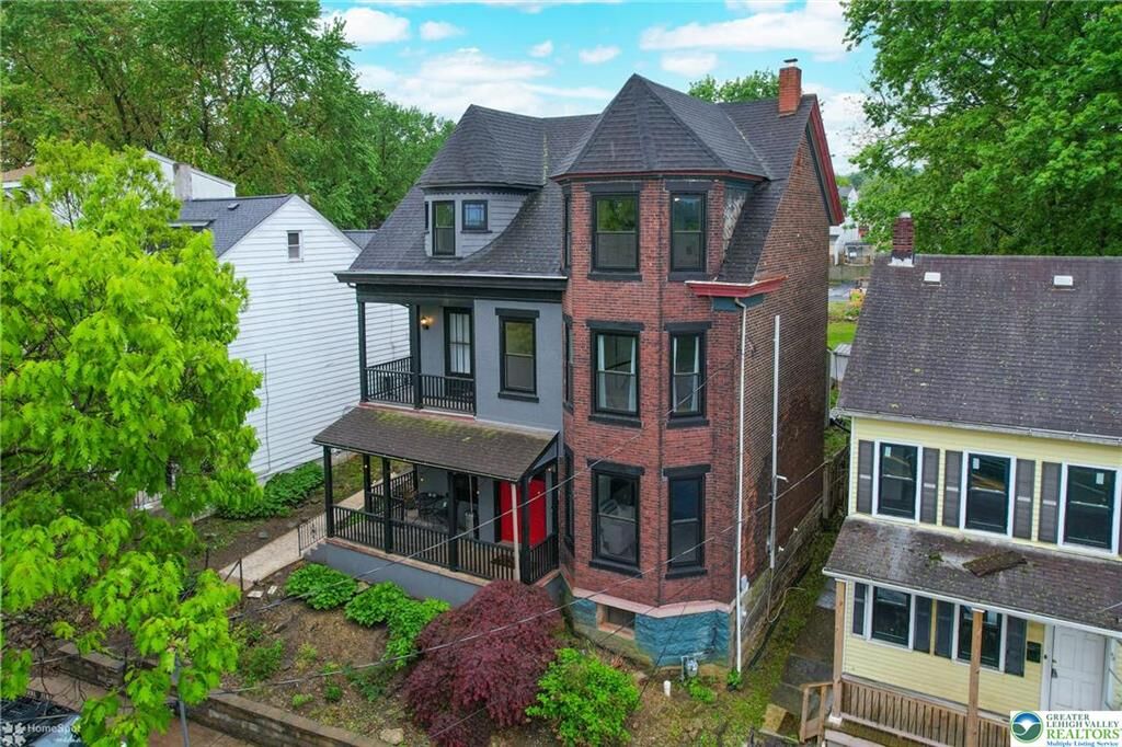 Property Photo:  136 W Madison Street  PA 18042 