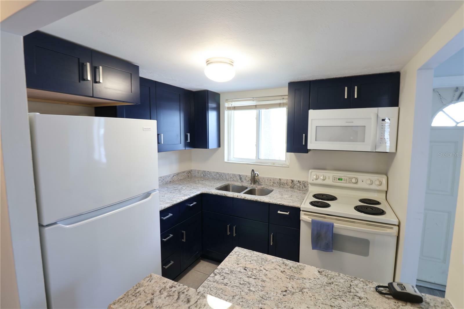 Property Photo: 1810 Sunny Drive D5 FL 34207