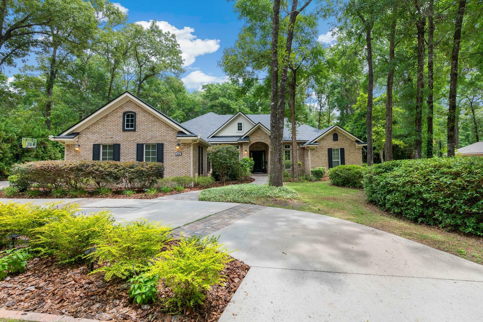 Property Photo: 4535 SW 105th Drive FL 32608