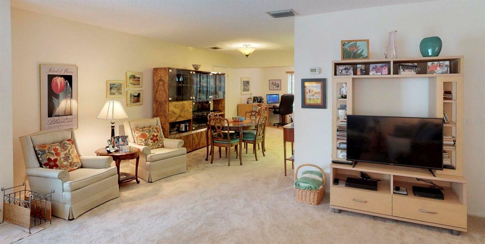 Property Photo: 8064 Brentwood Road FL 33777