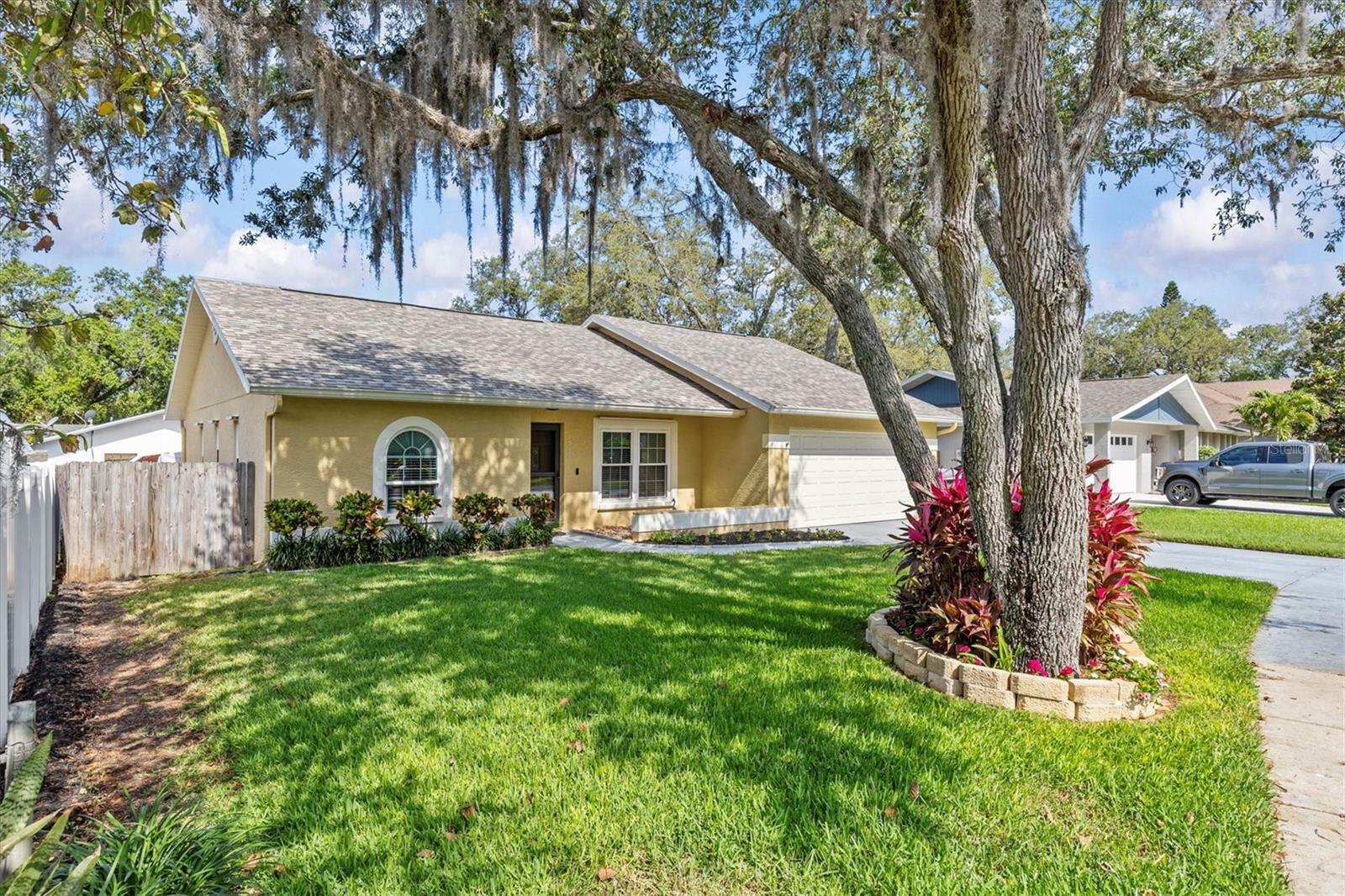 Property Photo: 1017 Hamilton Avenue FL 34689