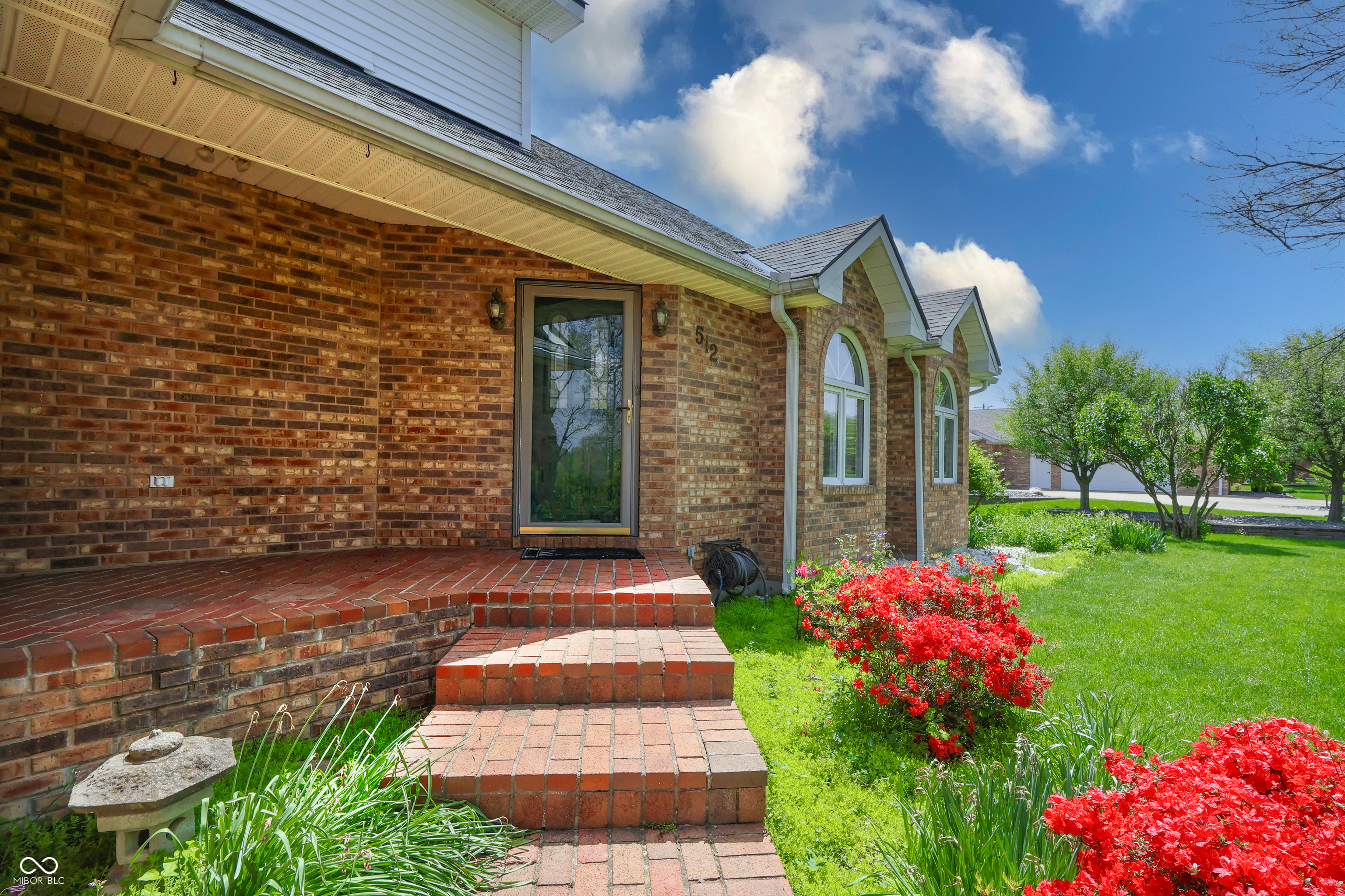 Property Photo: 512 S Tara Road IN 47240