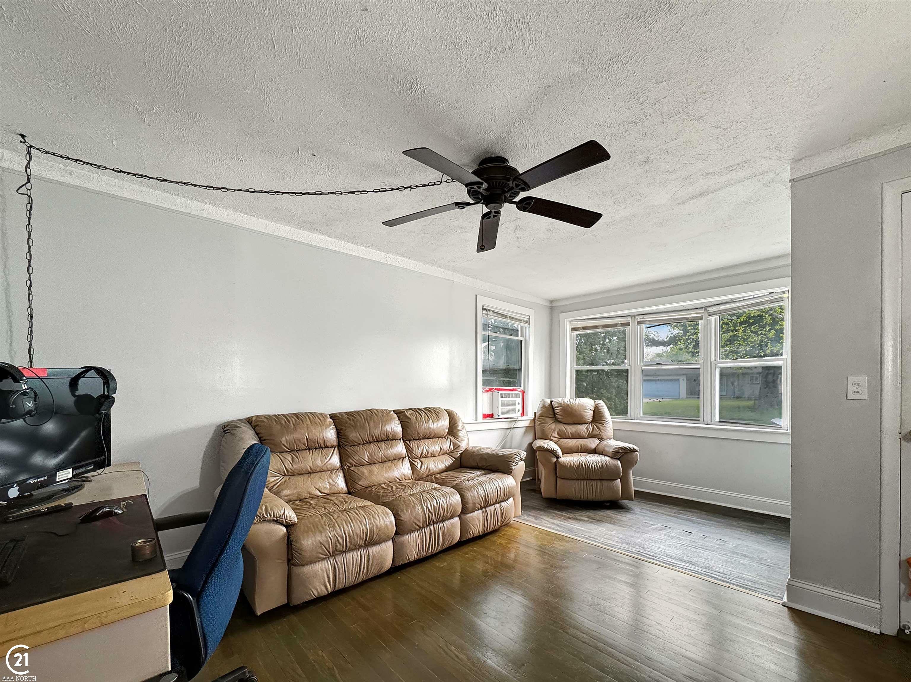 Property Photo: 21756 Shakespeare Avenue MI 48021