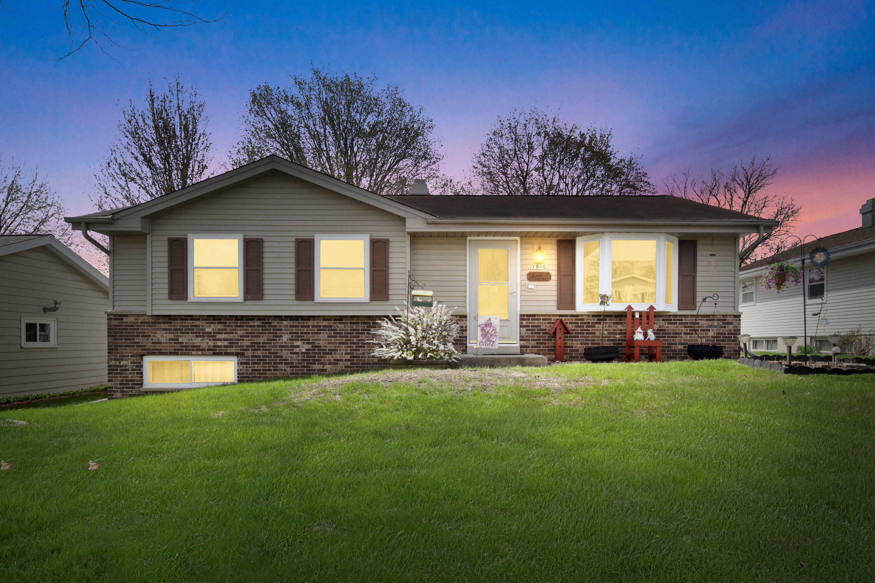 1915 Canary St  West Bend WI 53090 photo