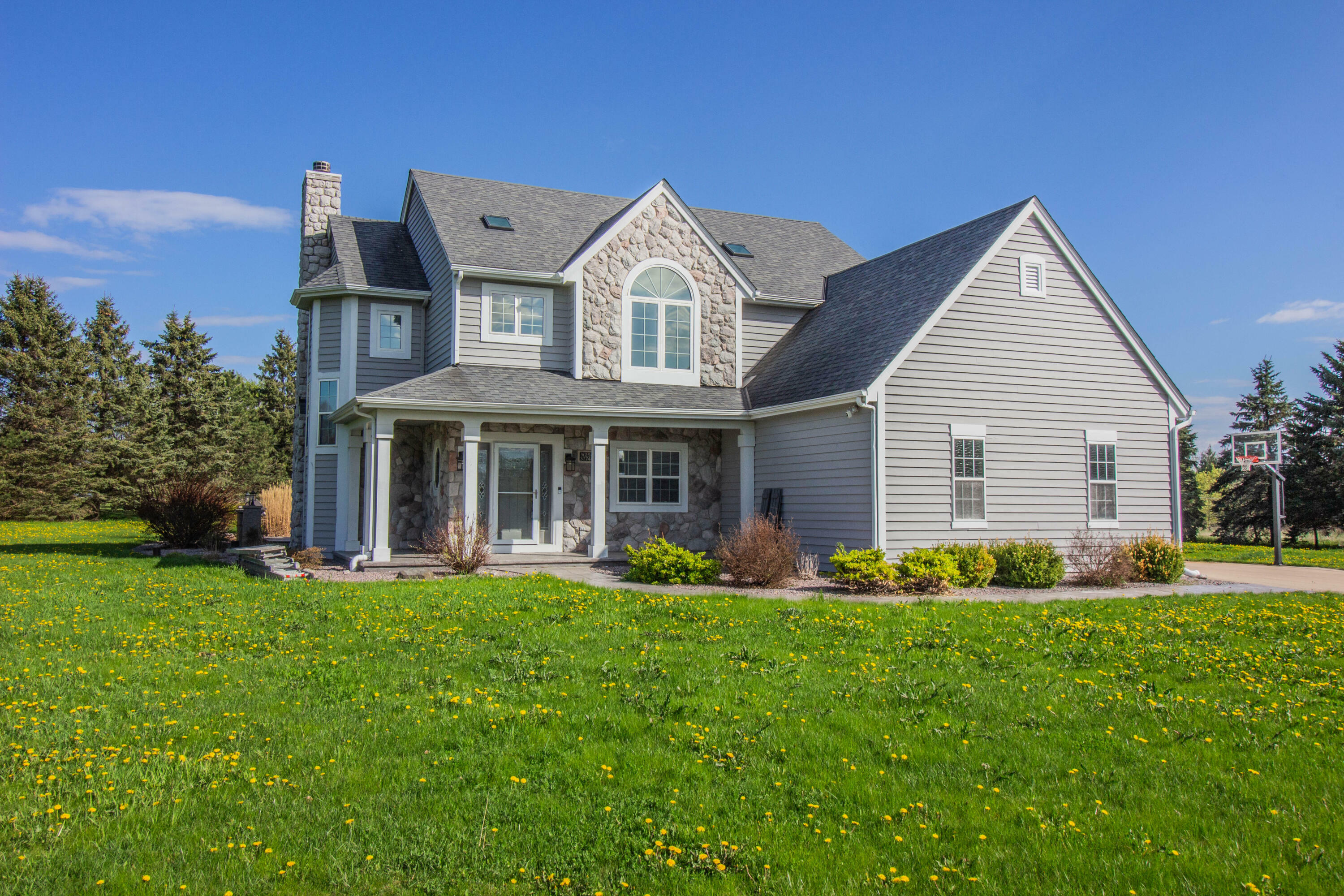 W254s7740 Applewood Cir  Vernon WI 53189 photo