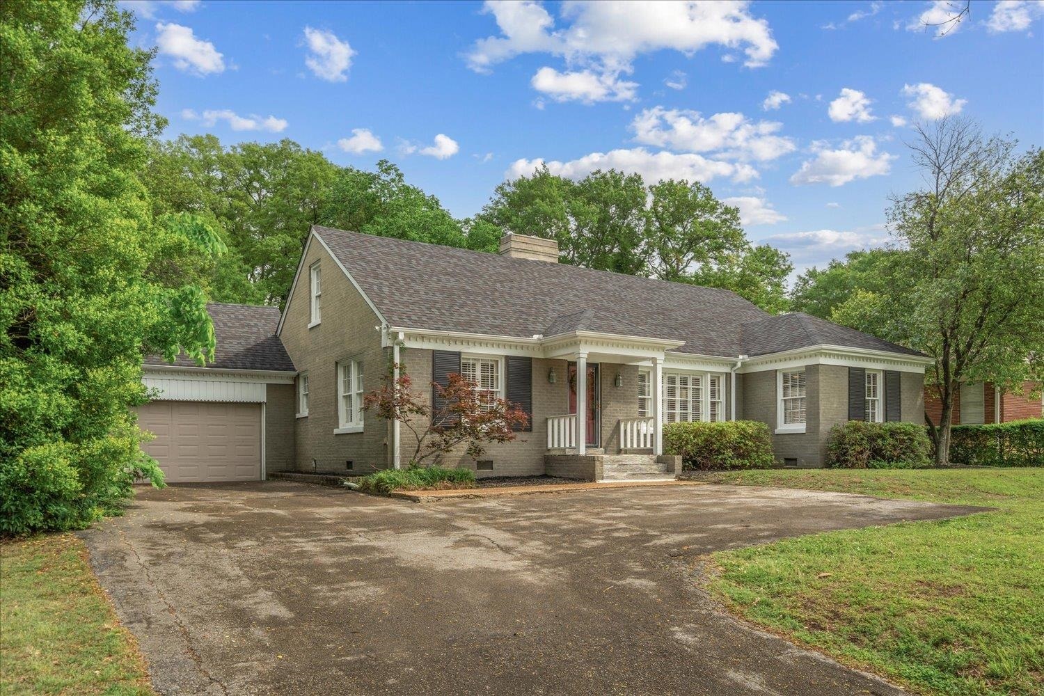 Property Photo: 3712 Walnut Grove Rd TN 38111