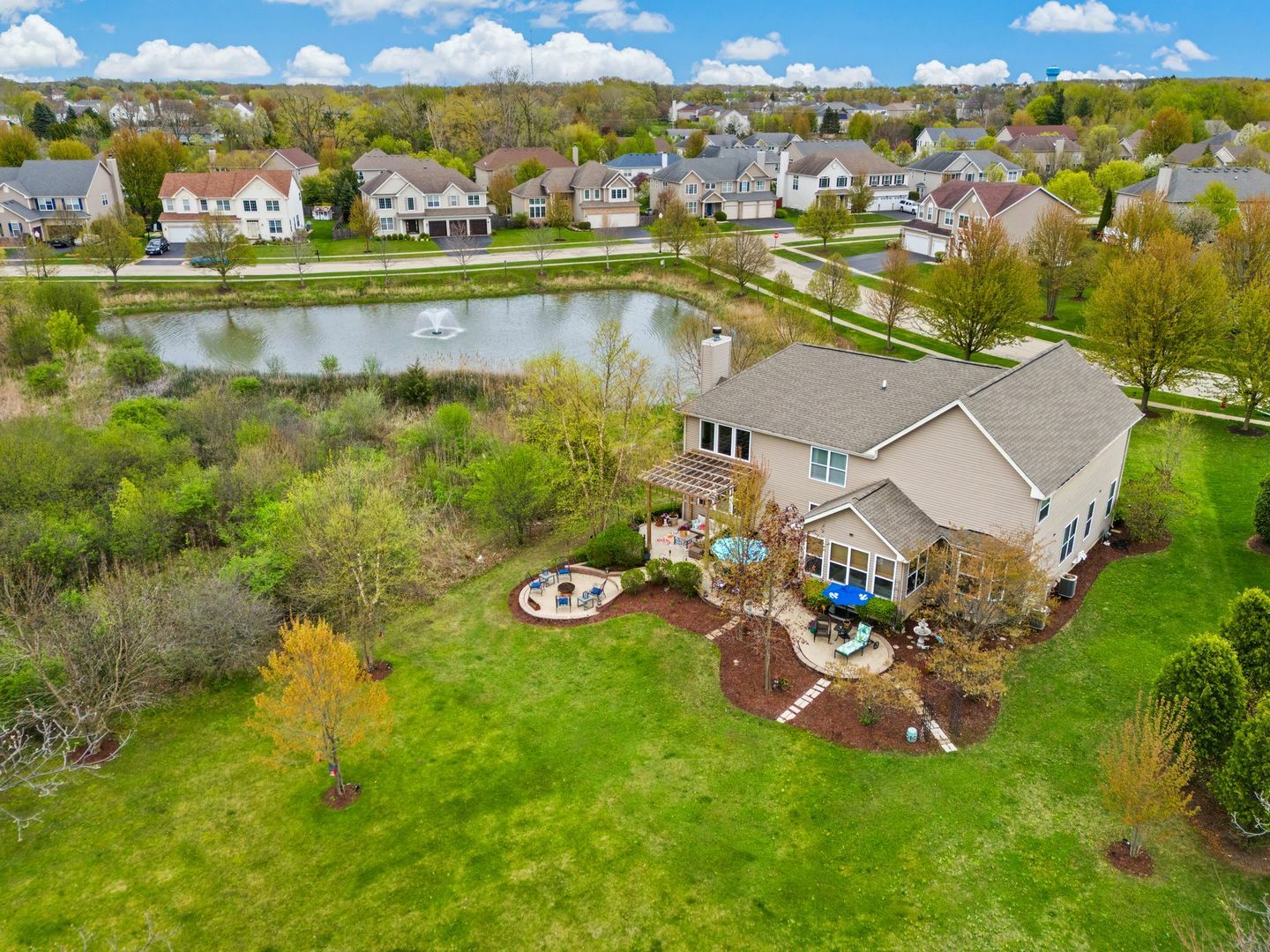 Property Photo: 427 Cyprus Circle IL 60046