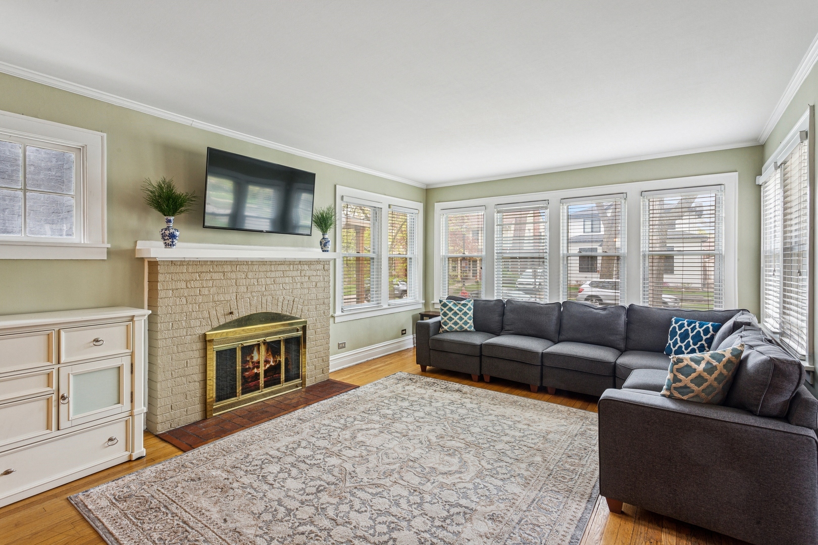 Property Photo: 1010 Harvard Terrace IL 60202