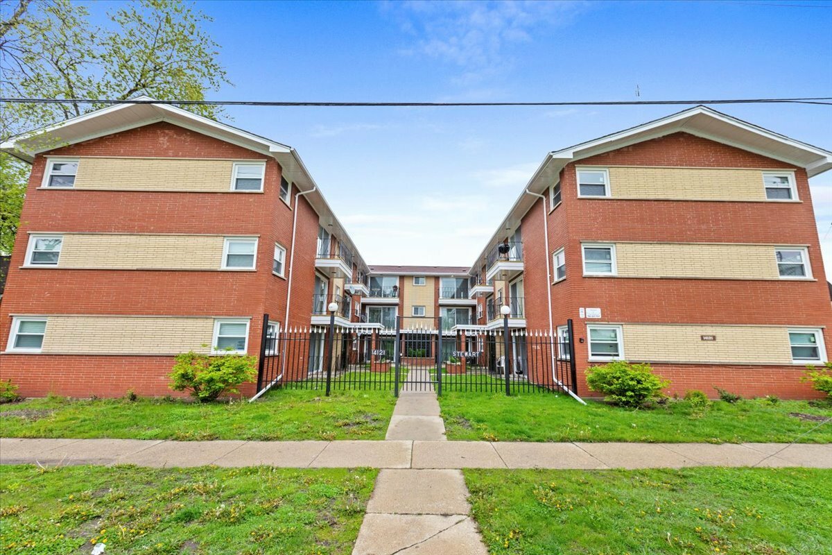 Property Photo: 14121 S Stewart Avenue 3E IL 60827