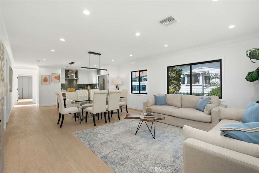 Property Photo:  4366 Camero Avenue  CA 90027 