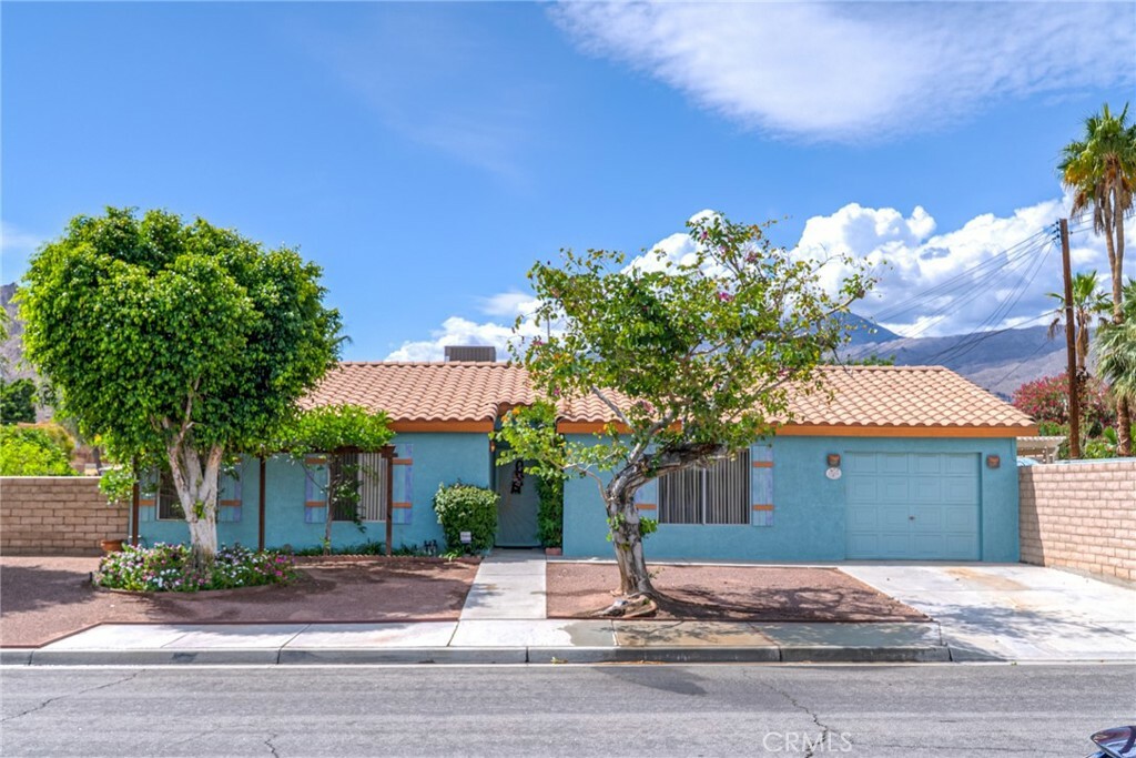 Property Photo:  53255 Avenida Herrera  CA 92253 