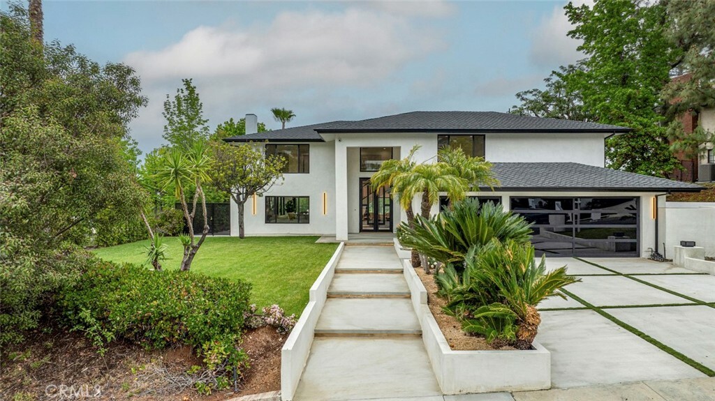 Property Photo: 18101 Green Meadow Drive CA 91316