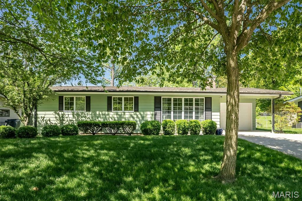 Property Photo: 931 Nana Lane MO 63131