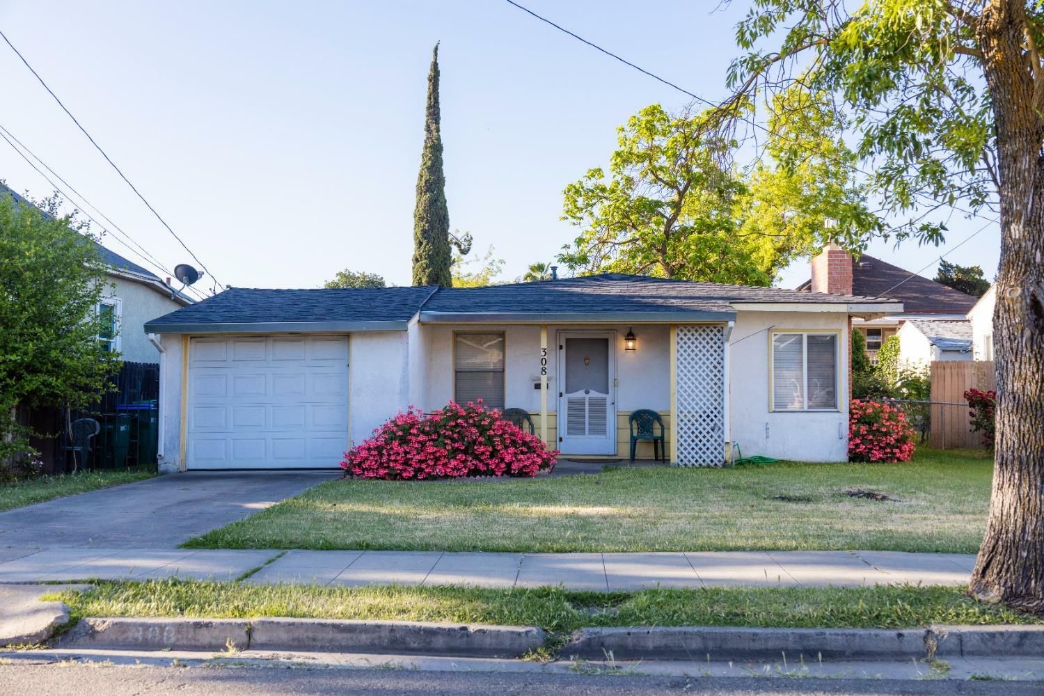 Property Photo:  308 Blain Avenue  CA 95204 