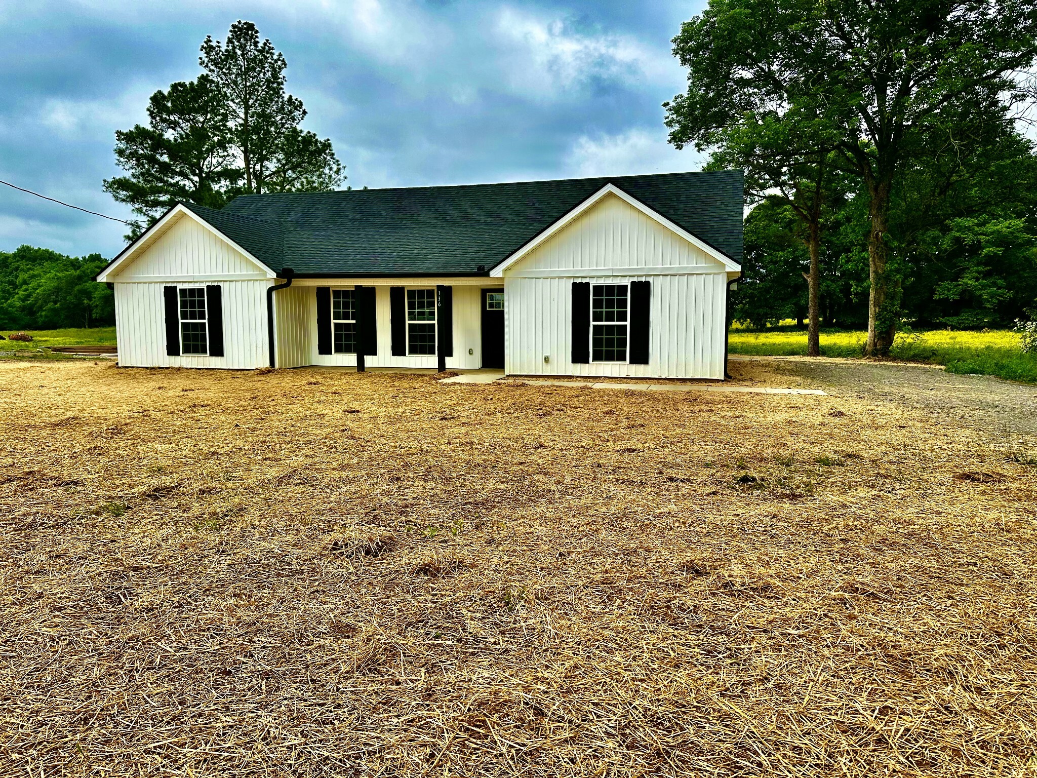 Property Photo: 136 Whitaker Rd TN 37160