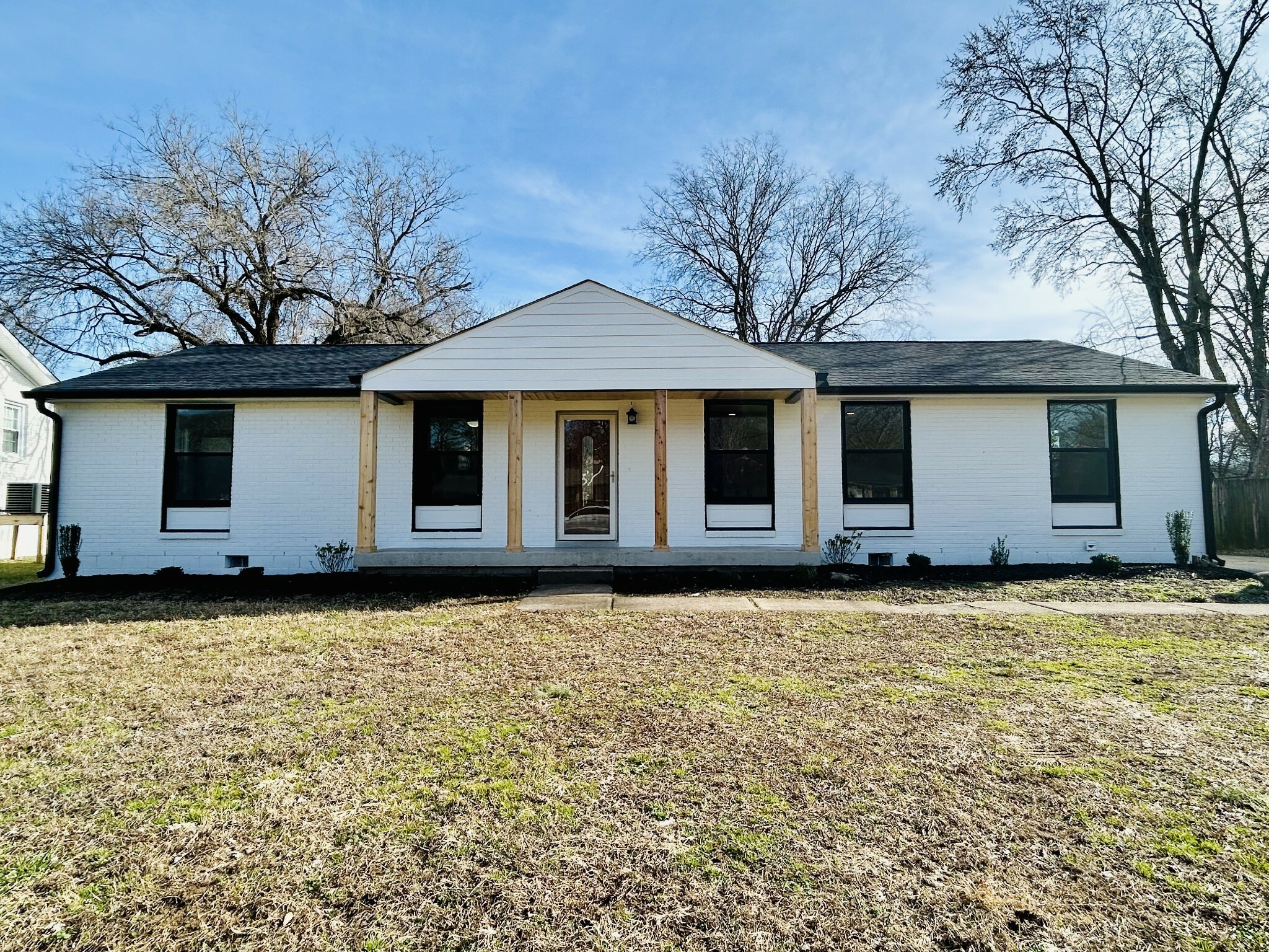 Property Photo: 4822 Milner Dr TN 37211