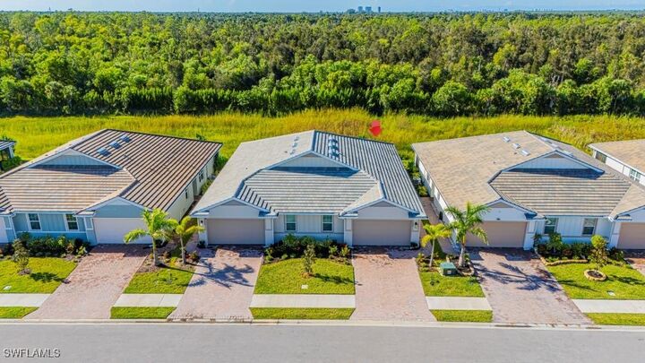 Property Photo: 1050 Enbrook Loop FL 34114