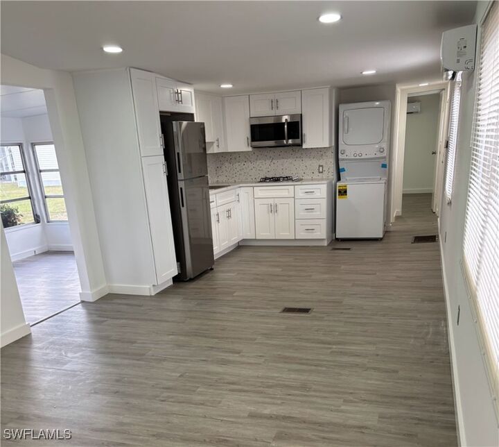 Property Photo:  806 Homefolks Street  FL 33917 