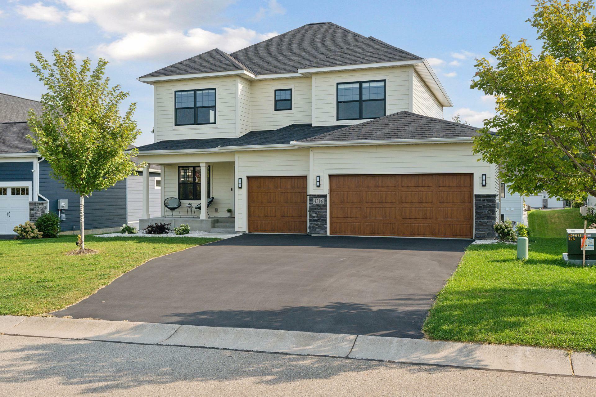 Property Photo: 4316 Woodland Cove Parkway MN 55331