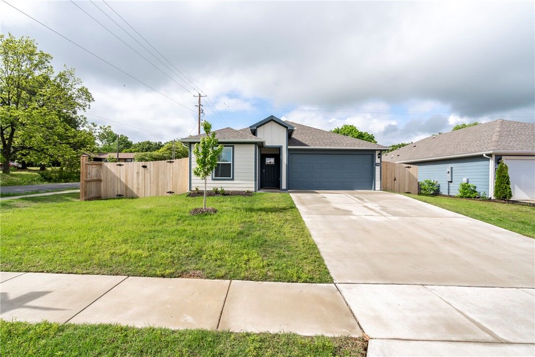 Property Photo:  1300 Bates Street  AR 72734 