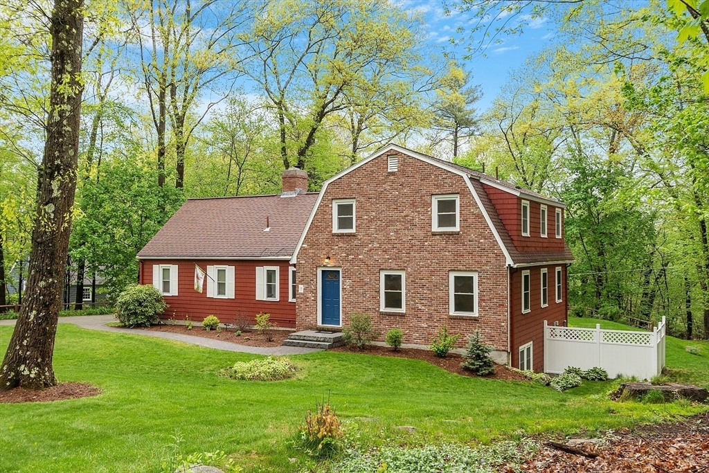 Property Photo: 8 Footpath Rd MA 01824