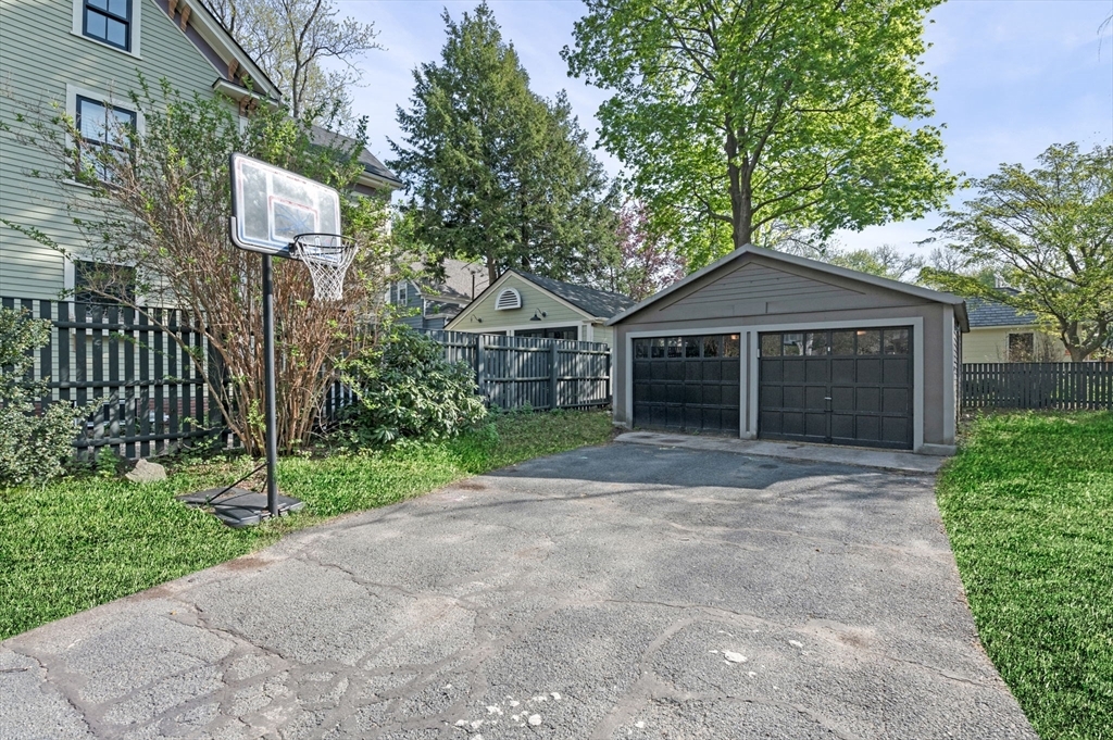 Property Photo:  31 Broad  MA 01970 