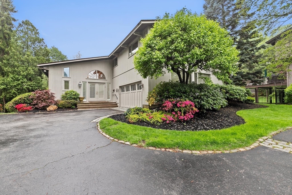 Property Photo: 25 Laurus Ln MA 02459
