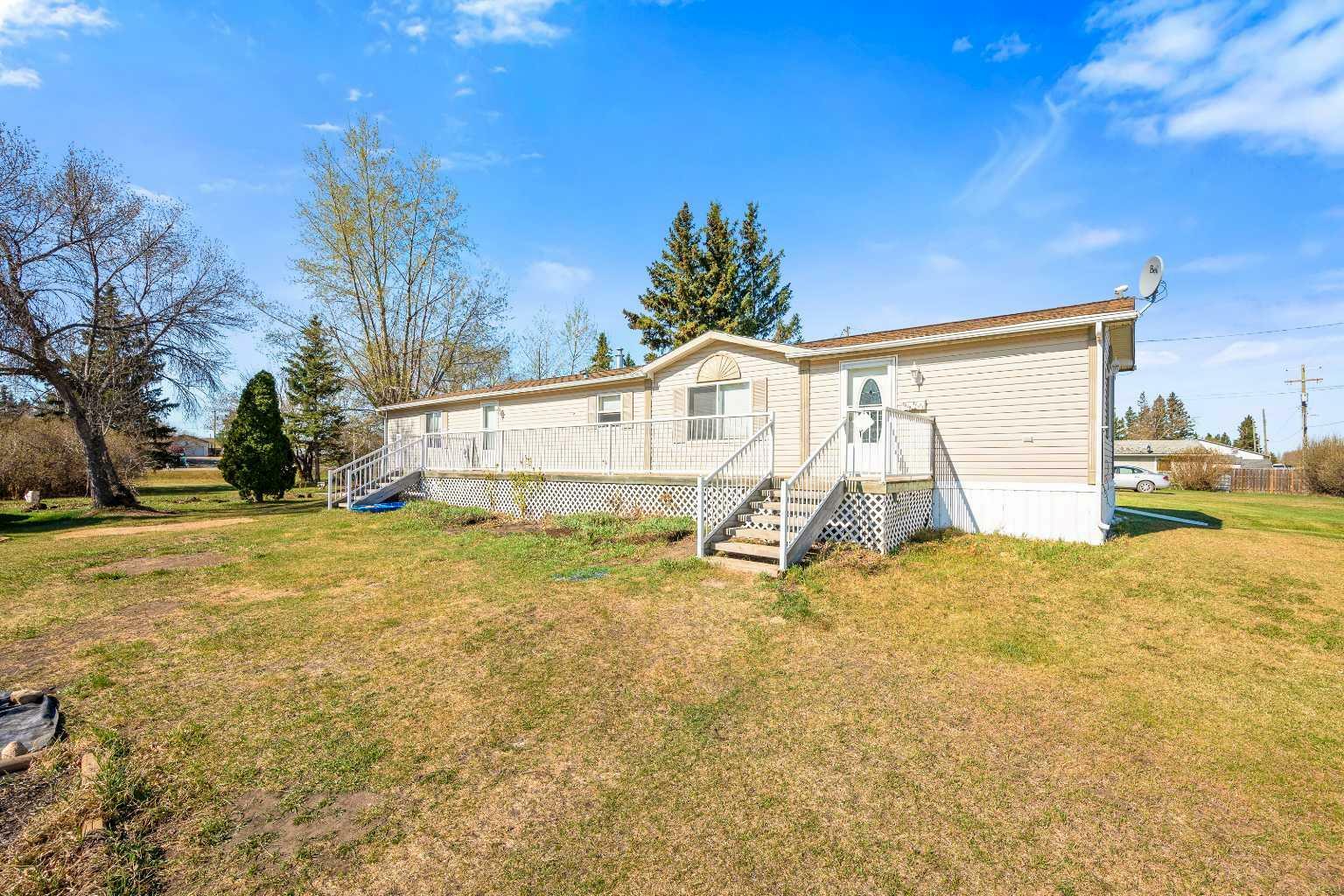 Property Photo: 5030 48 Avenue AB T0B 2P0