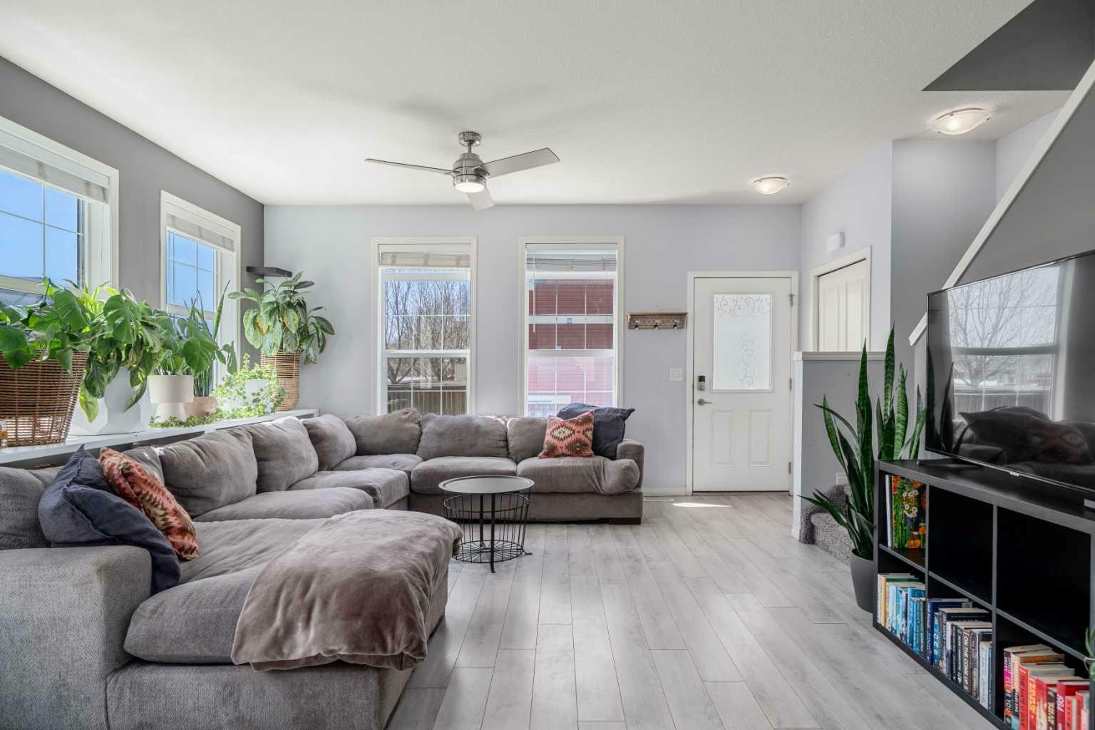 Property Photo: 1001 8 Street NW 404 AB T4B 0W1