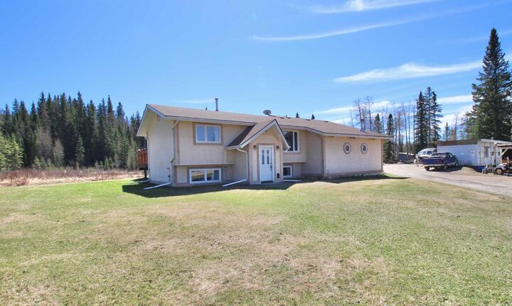 Property Photo: 779 Makenny Street AB T7V 1H3