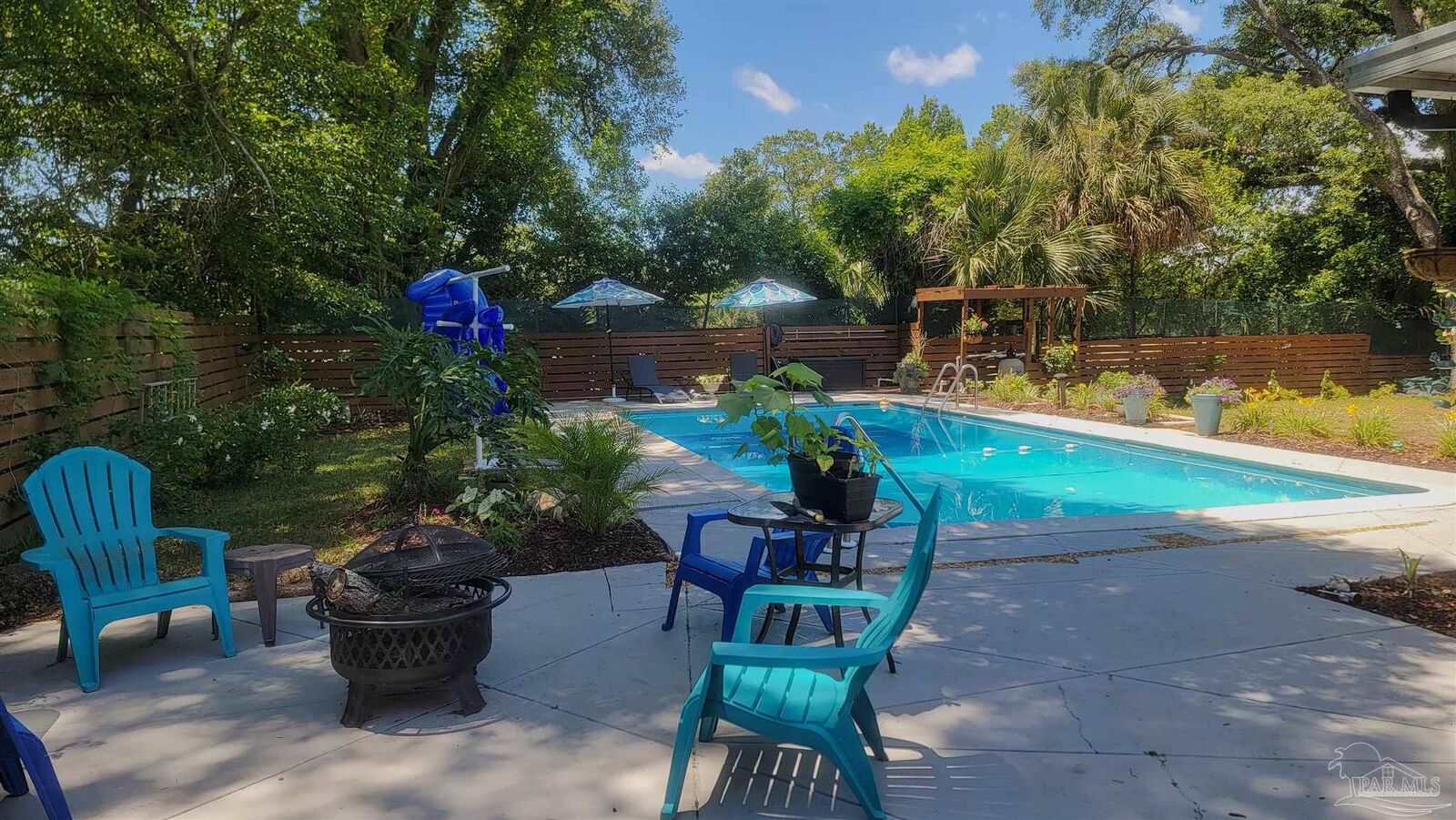 Property Photo:  200 Talladega Trl  FL 32506 