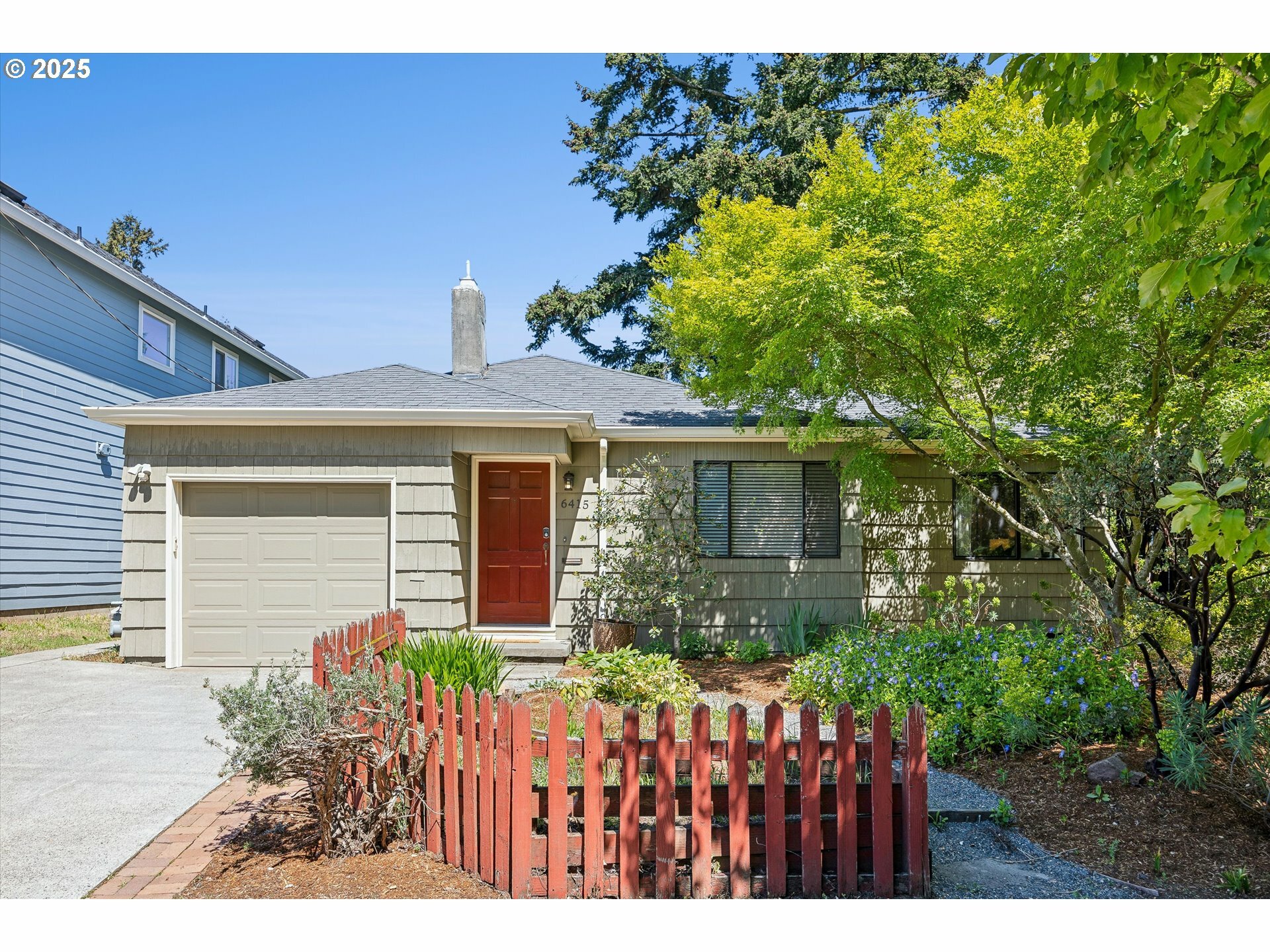 Property Photo: 6415 NE Pacific St OR 97213