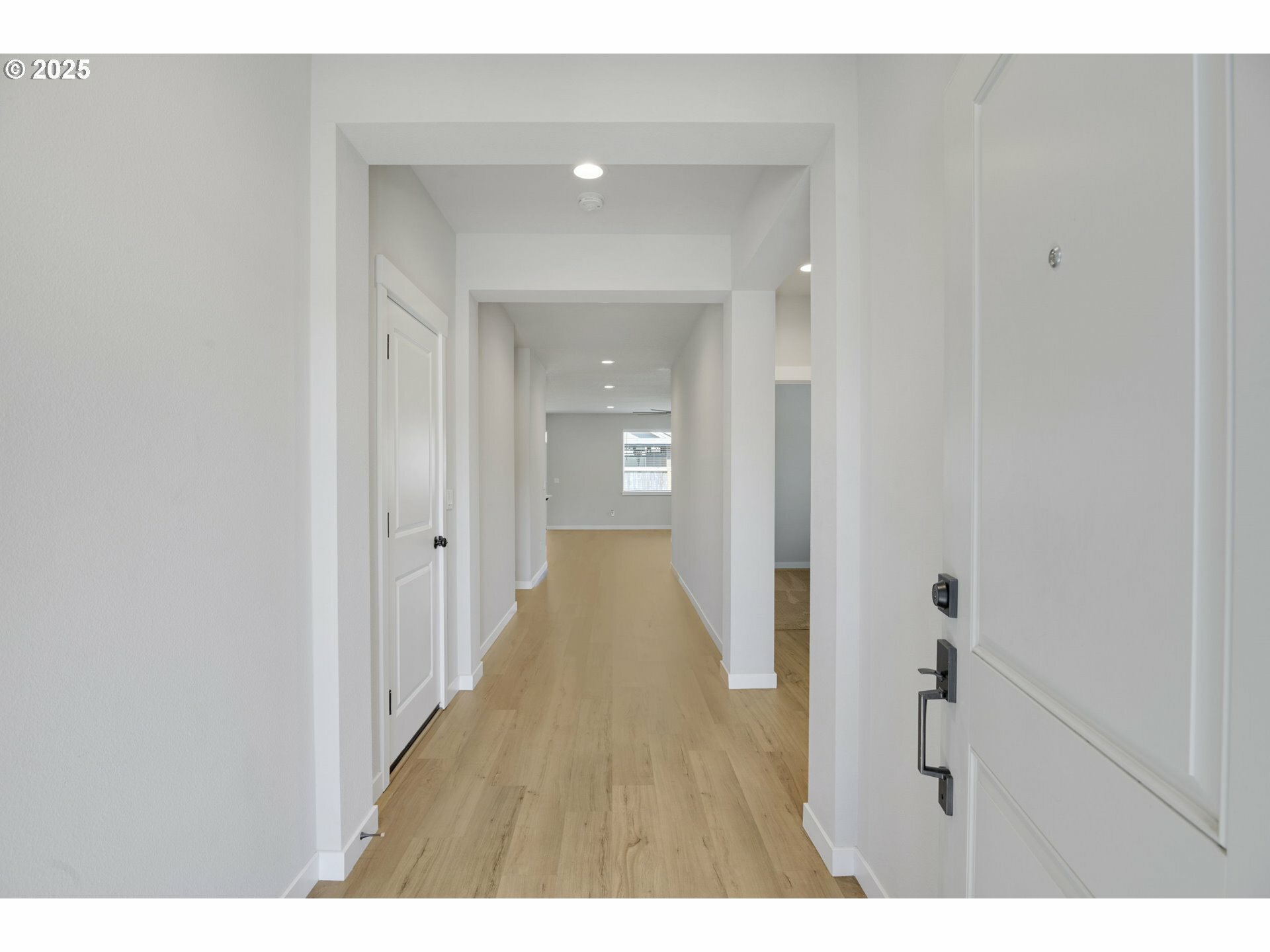 Property Photo: 1152 NE 17th St WA 98604