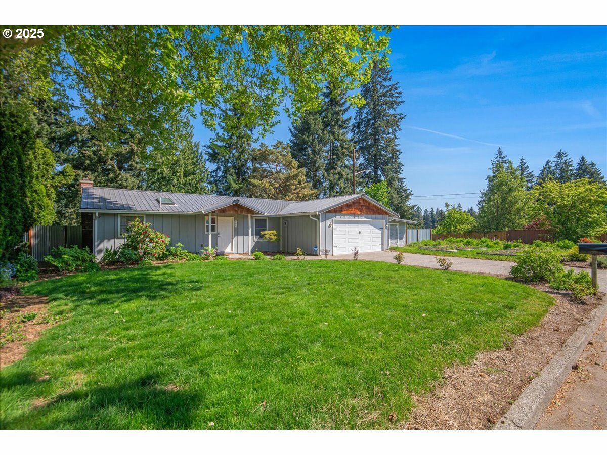 Property Photo: 406 NW 54th St WA 98663