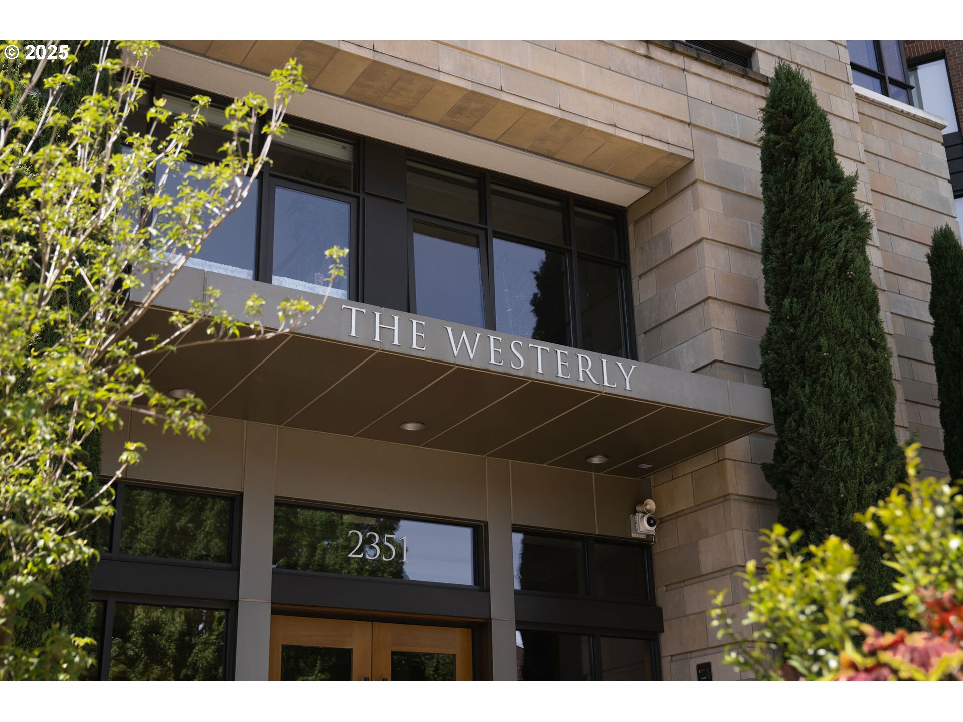Property Photo: 2351 NW Westover Rd 602 OR 97210