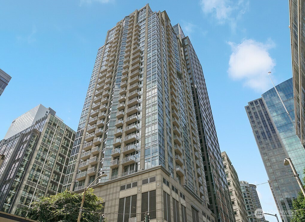 Property Photo: 819 Virginia 1104 WA 98101