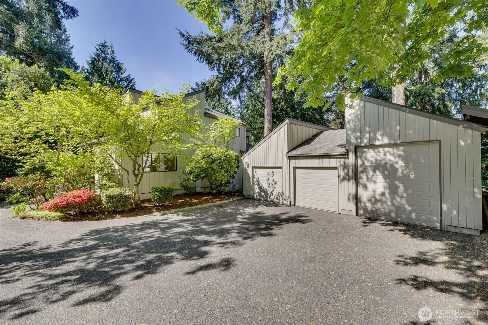 Property Photo: 11819 73rd Place NE WA 98034