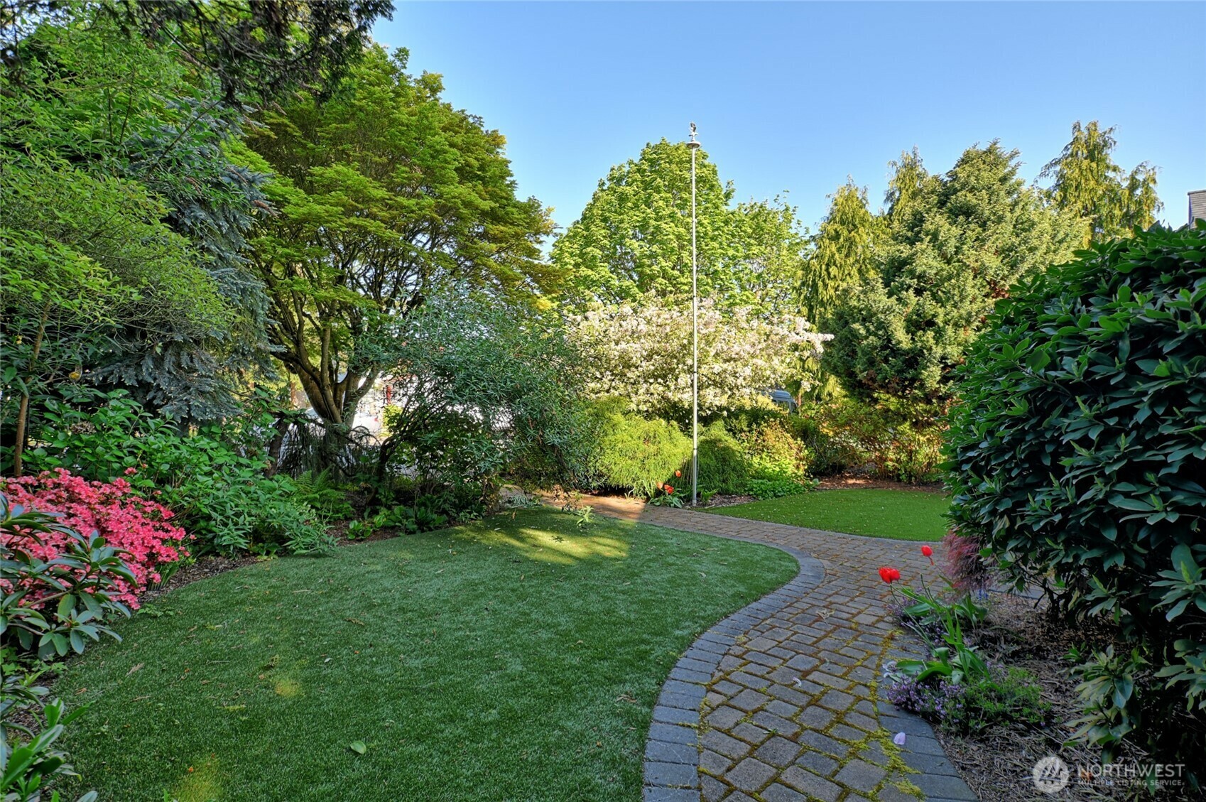 Property Photo: 1611 Oakes Avenue WA 98201