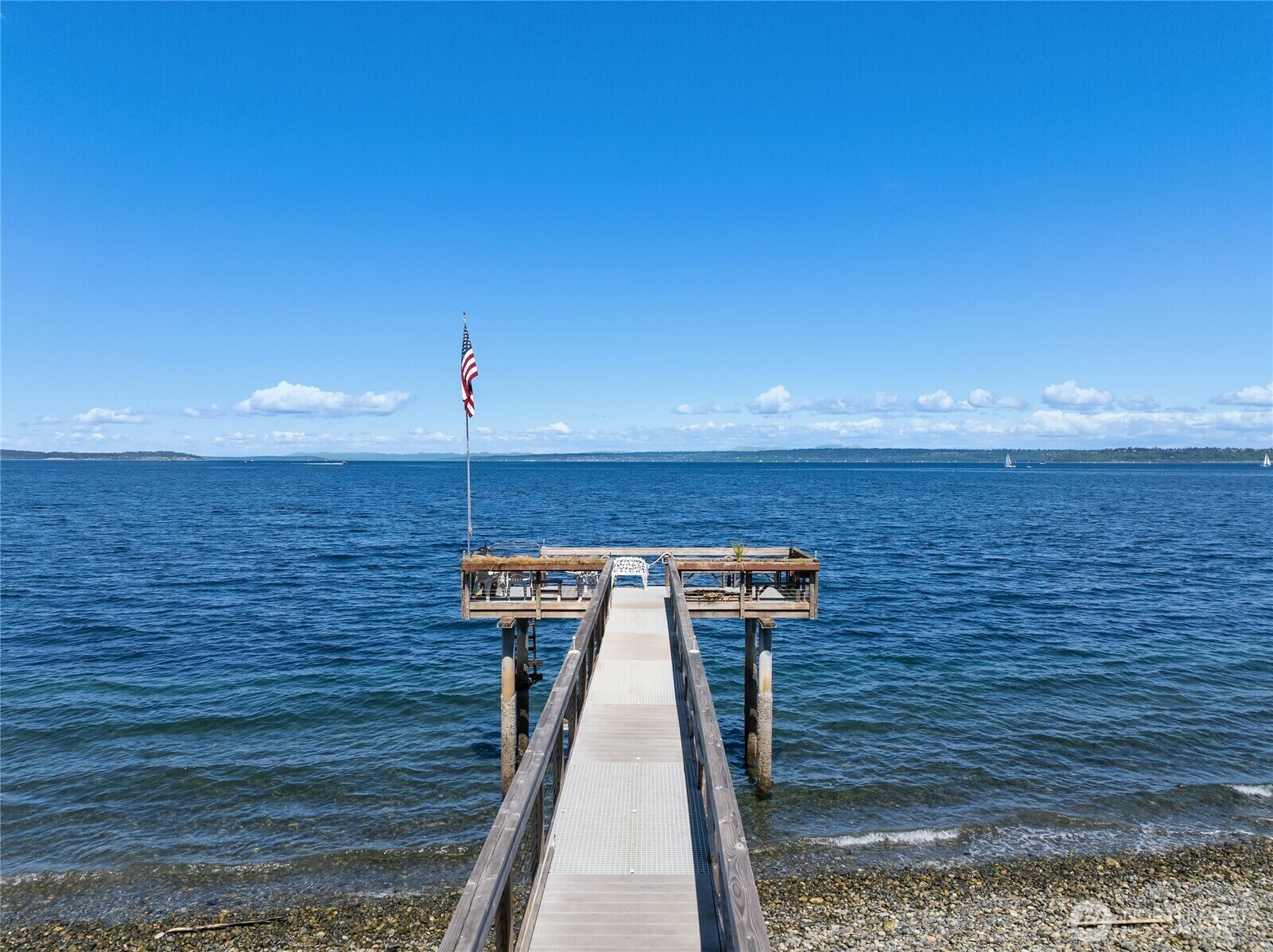 Property Photo: 11027 Rolling Bay Walk NE WA 98110