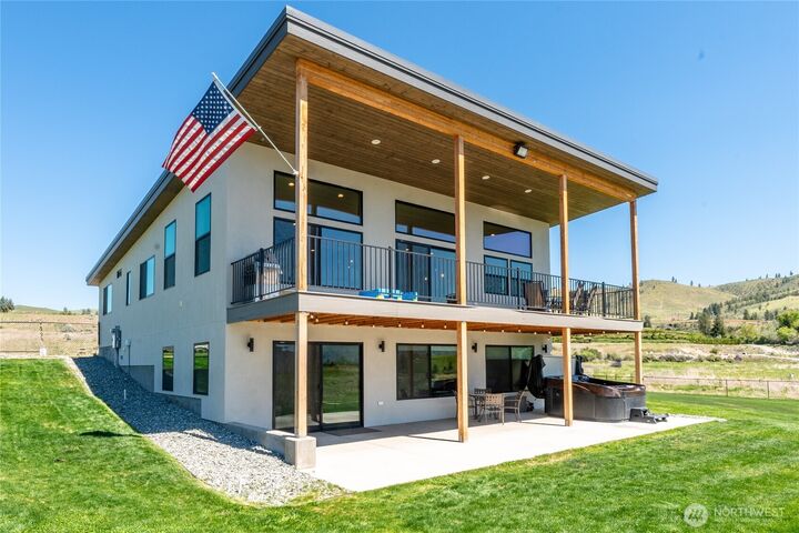 81  Nora Lane  Chelan WA 98816 photo