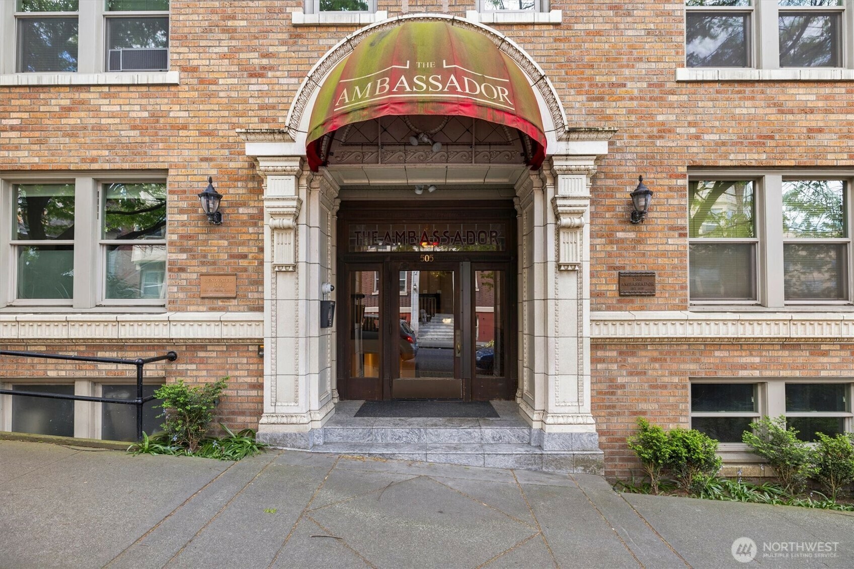 Property Photo: 505 E Denny Way A301 WA 98122