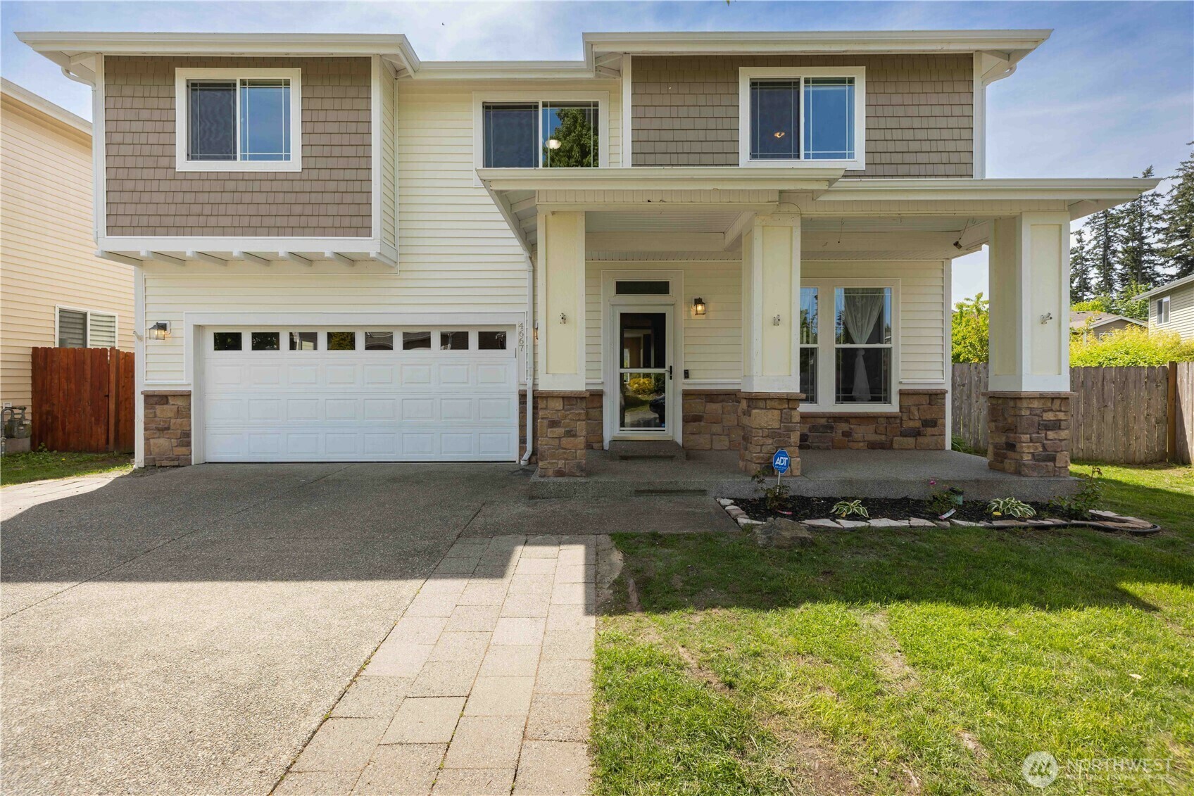Property Photo: 4667 SE Bakken Court WA 98366