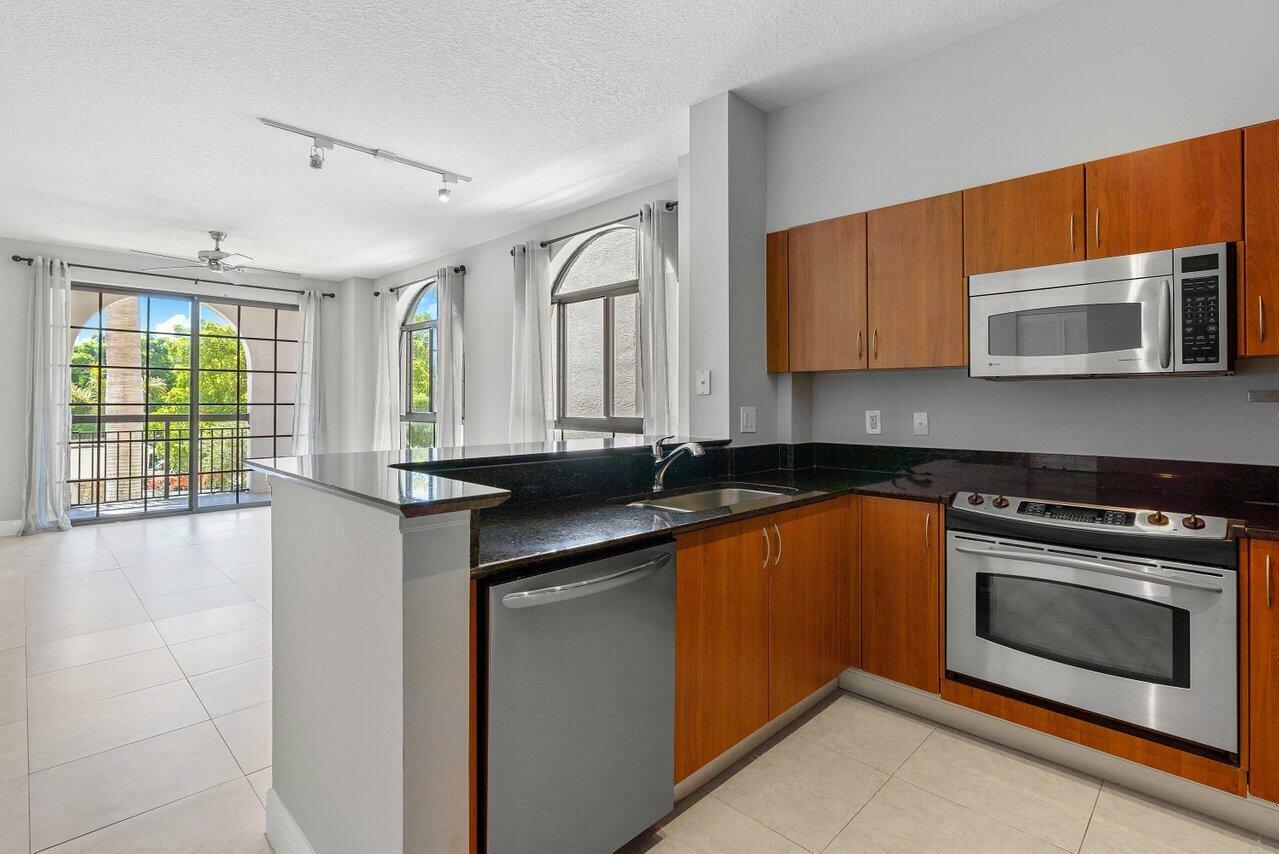 Property Photo: 233 S Federal Highway 225 FL 33432