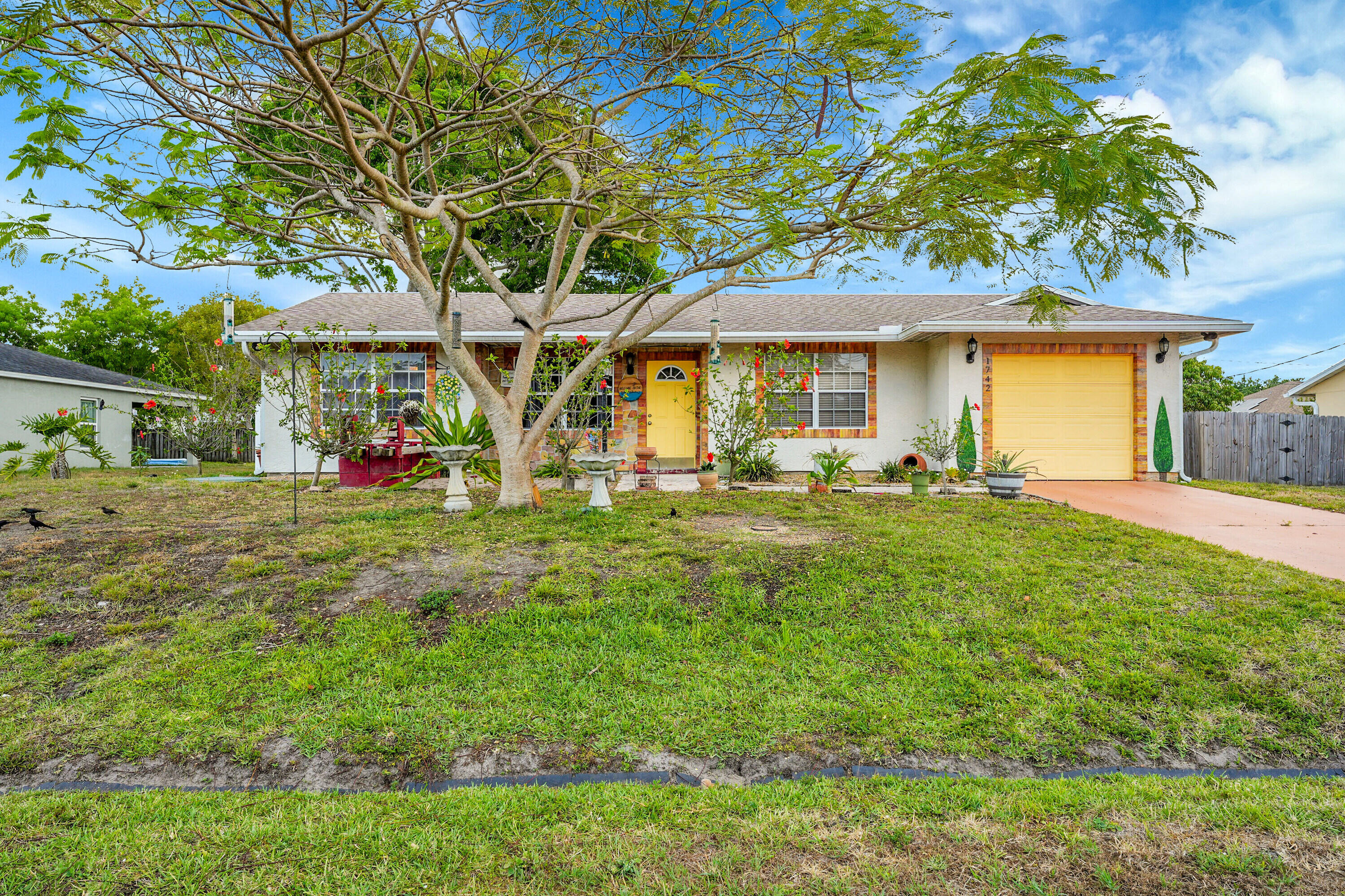 Property Photo: 1742 SW Hampshire Lane FL 34953