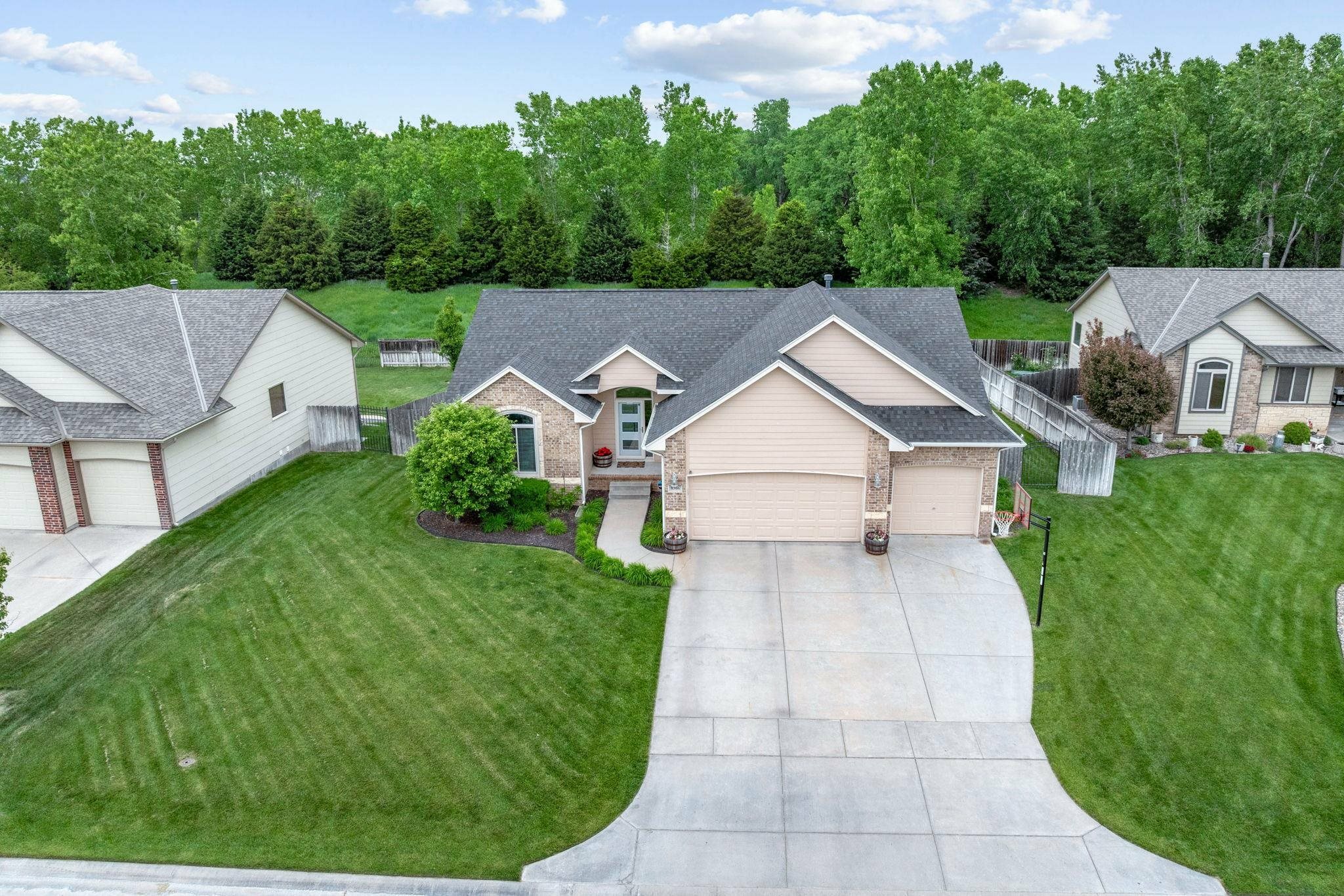 8306 W Candlewood Cir  Wichita KS 67205 photo